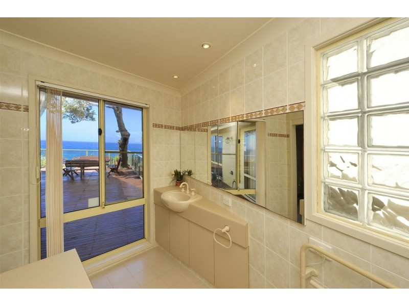 20 Pacific Street, Fishermans Bay NSW 2316