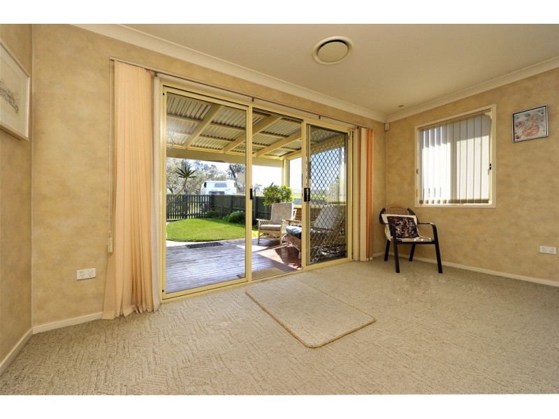 20 Pacific Street, Fishermans Bay NSW 2316