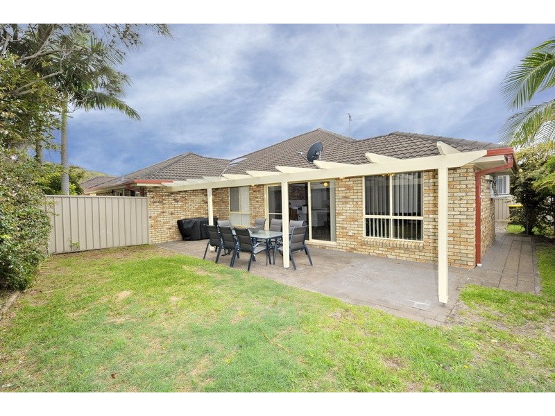 1/12 Whitesands Rd, Fingal Bay NSW 2315