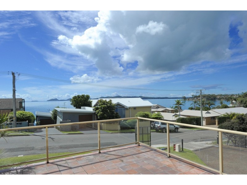 2/1 Mitchell Street, Soldiers Point NSW 2317