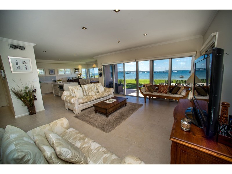 2/30 Sunset Boulevard, Soldiers Point NSW 2317