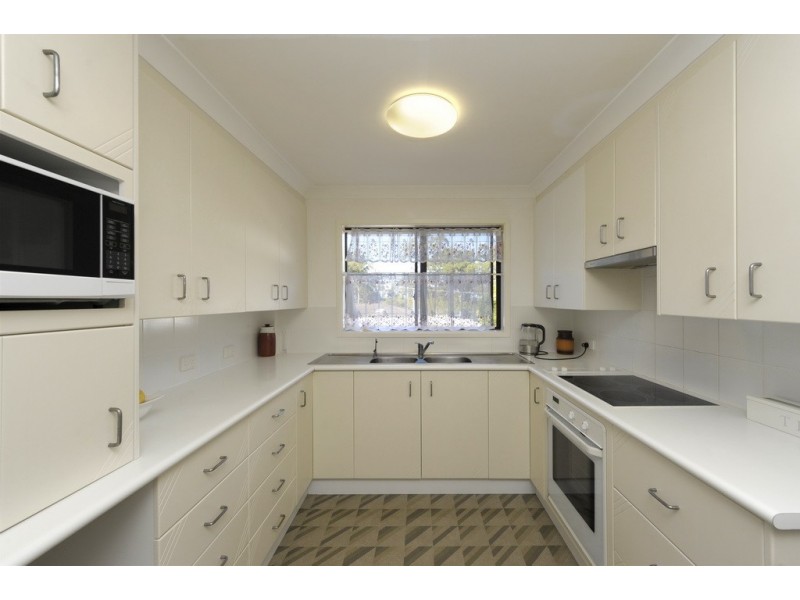 32 Kent Gardens, Soldiers Point NSW 2317