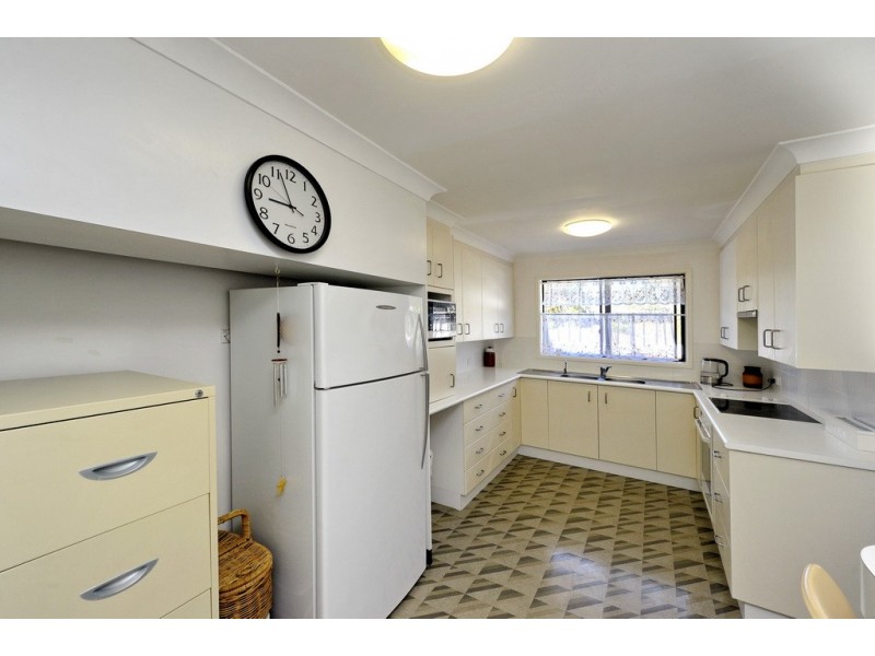 32 Kent Gardens, Soldiers Point NSW 2317