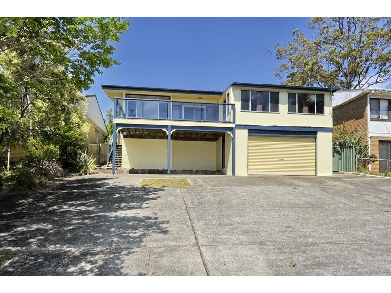 73 Sandy Point Rd, Corlette NSW 2315