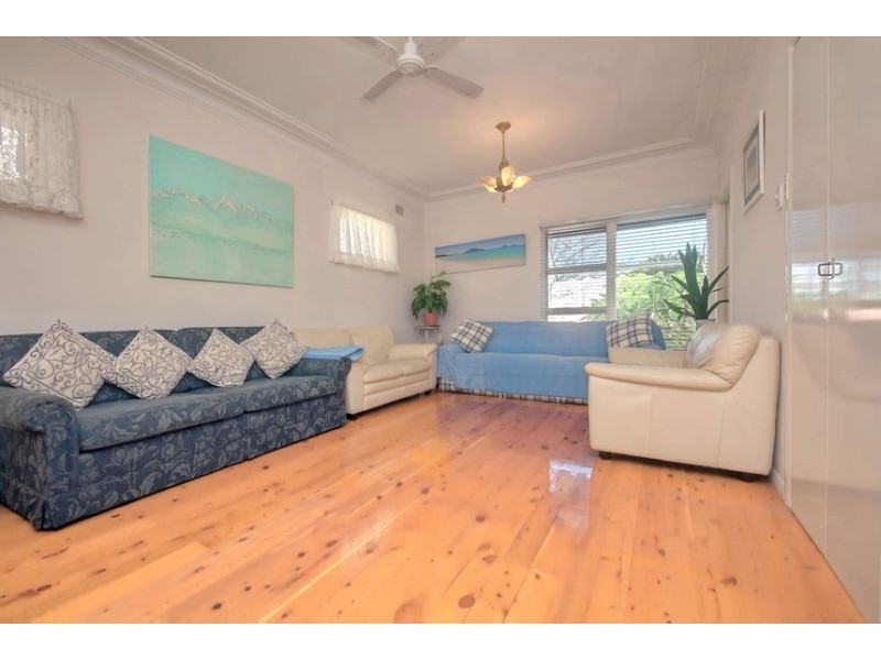 5 Victor Pde, Shoal Bay NSW 2315