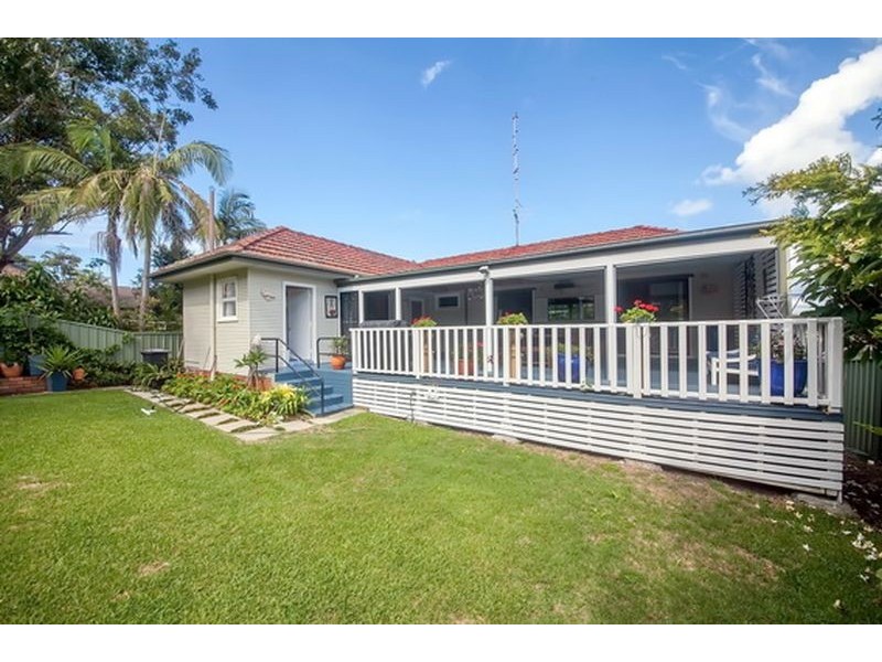 5 Victor Pde, Shoal Bay NSW 2315