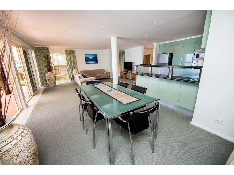 1/1 Randall Drive, Salamander Bay NSW 2317