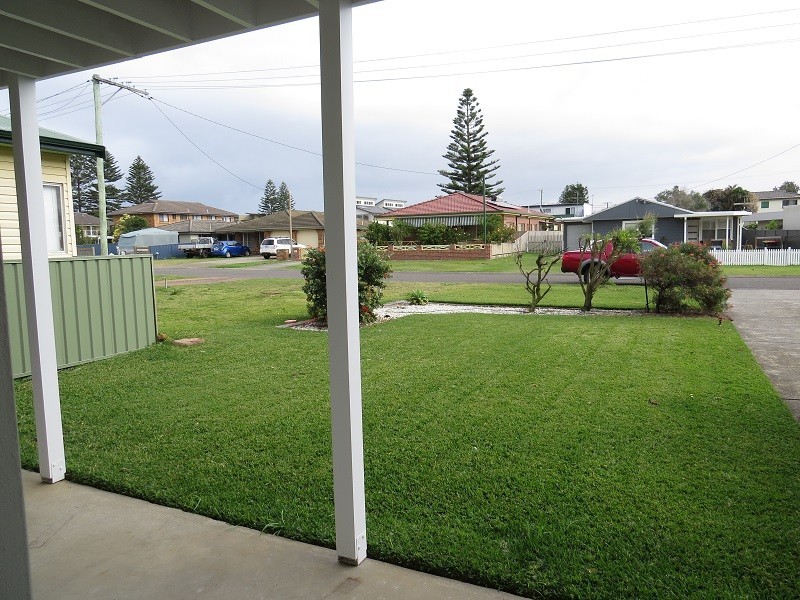 18 Argyle Ave, Anna Bay NSW 2316