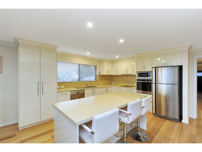 7 Lyndel Close, Soldiers Point NSW 2317