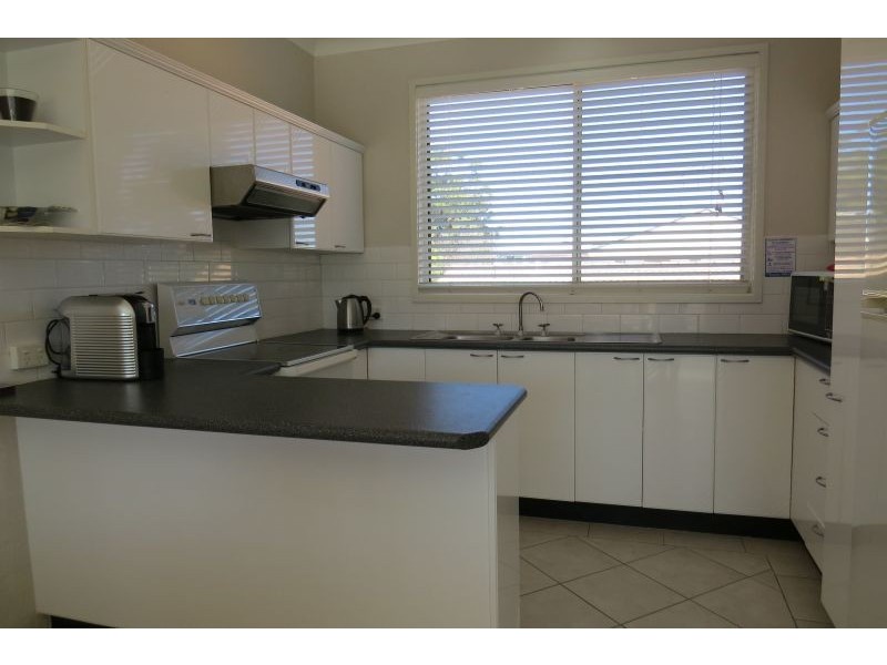 1/3 Messines St, Shoal Bay NSW 2315