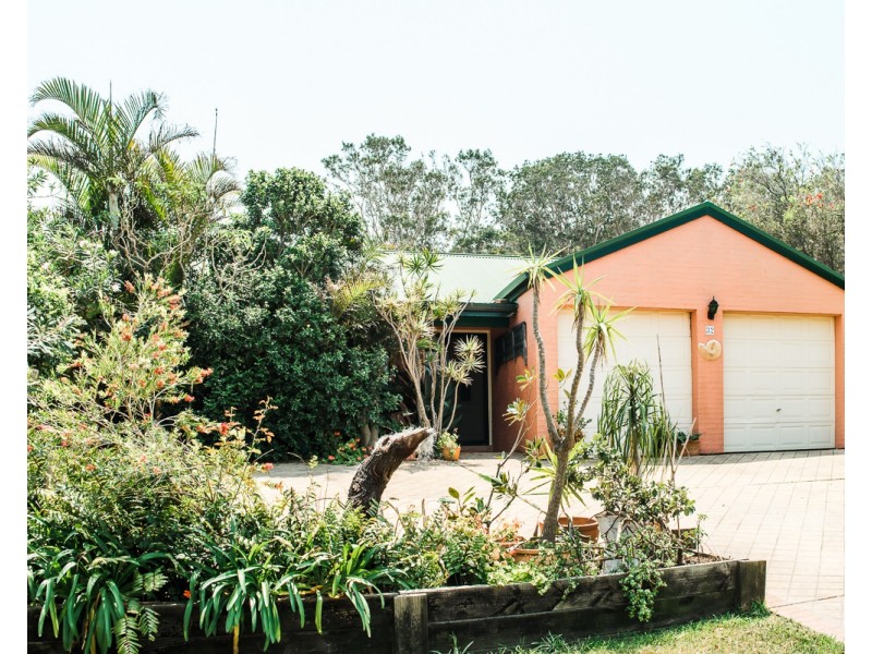 32 Andrew Close, Boat Harbour NSW 2316