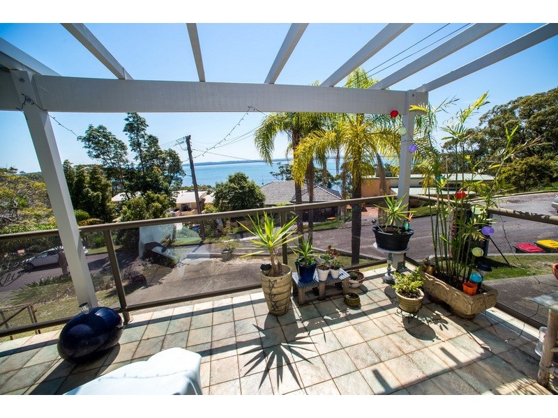 6 Joleen Crescent, Shoal Bay NSW 2315