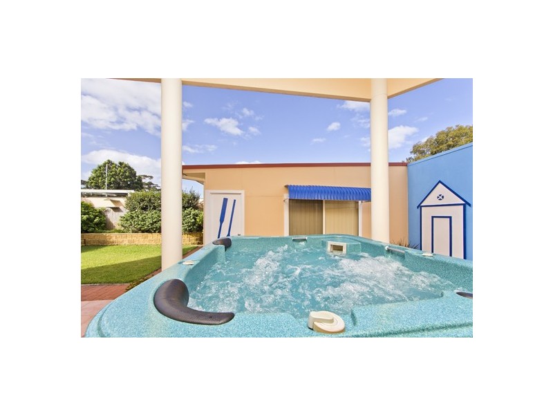 15 Shoal Bay Avenue, Shoal Bay NSW 2315