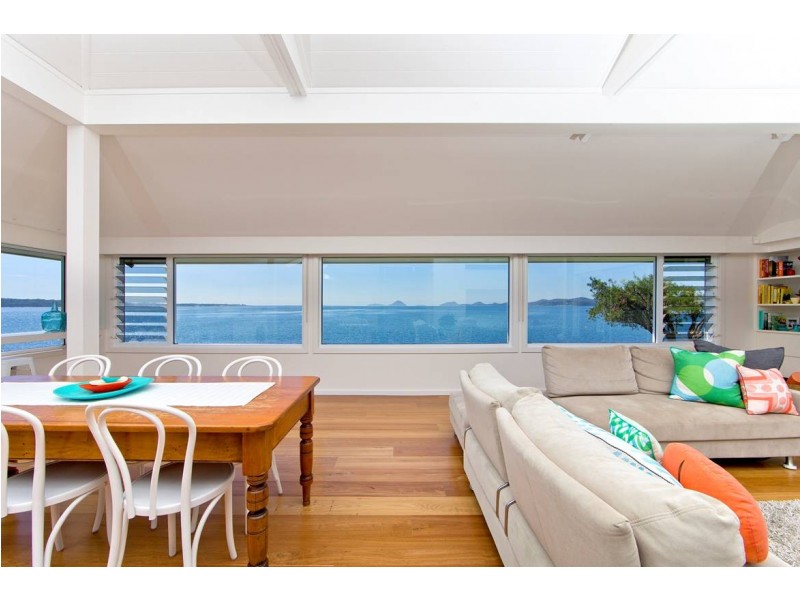 10 Mitchell Street, Soldiers Point NSW 2317