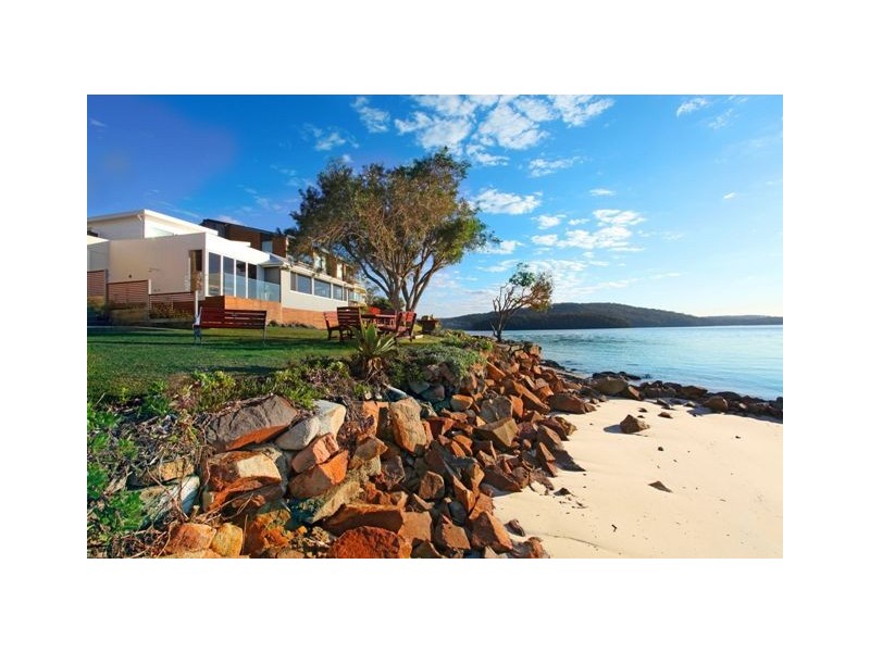 10 Mitchell Street, Soldiers Point NSW 2317