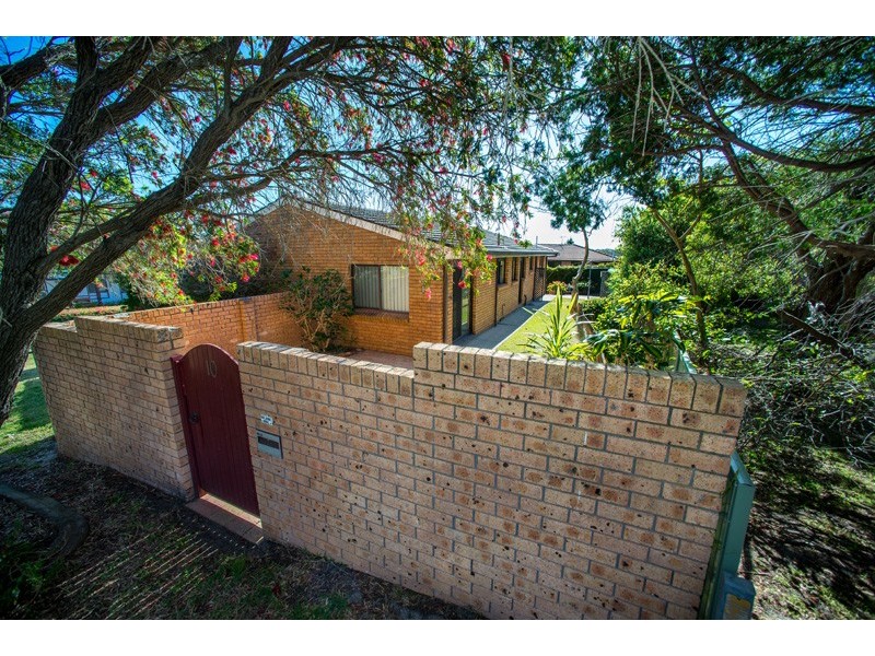 10 Victor Parade, Shoal Bay NSW 2315