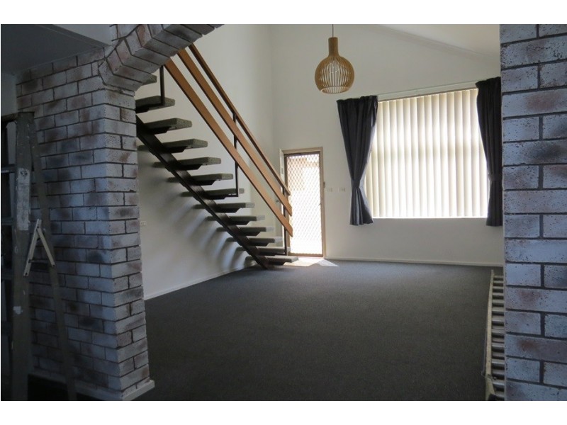 2/4 Messines St, Shoal Bay NSW 2315