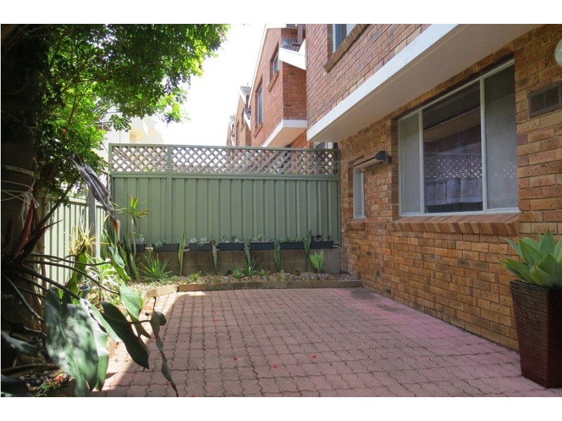 2/4 Messines St, Shoal Bay NSW 2315