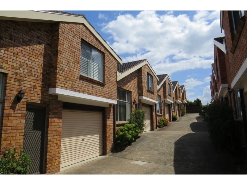 2/4 Messines St, Shoal Bay NSW 2315