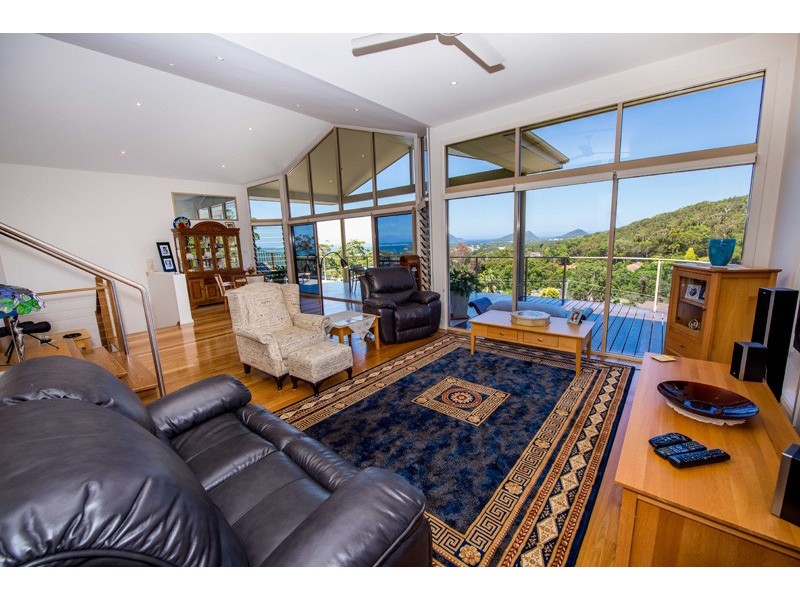 9 Tareebin Road, Nelson Bay NSW 2315