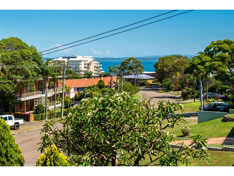 19 Victor Pde, Shoal Bay NSW 2315
