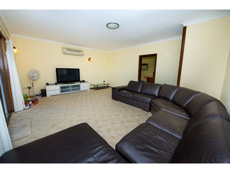 19 Victor Pde, Shoal Bay NSW 2315