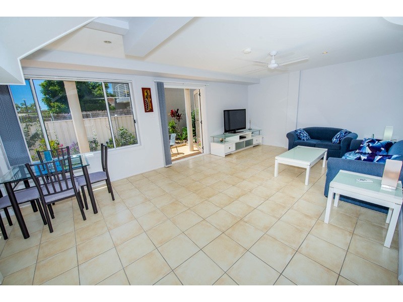 1/8. Ala Moana Way, Fingal Bay NSW 2315