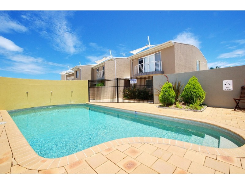 1/8. Ala Moana Way, Fingal Bay NSW 2315