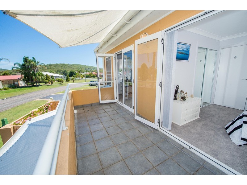 1/8. Ala Moana Way, Fingal Bay NSW 2315