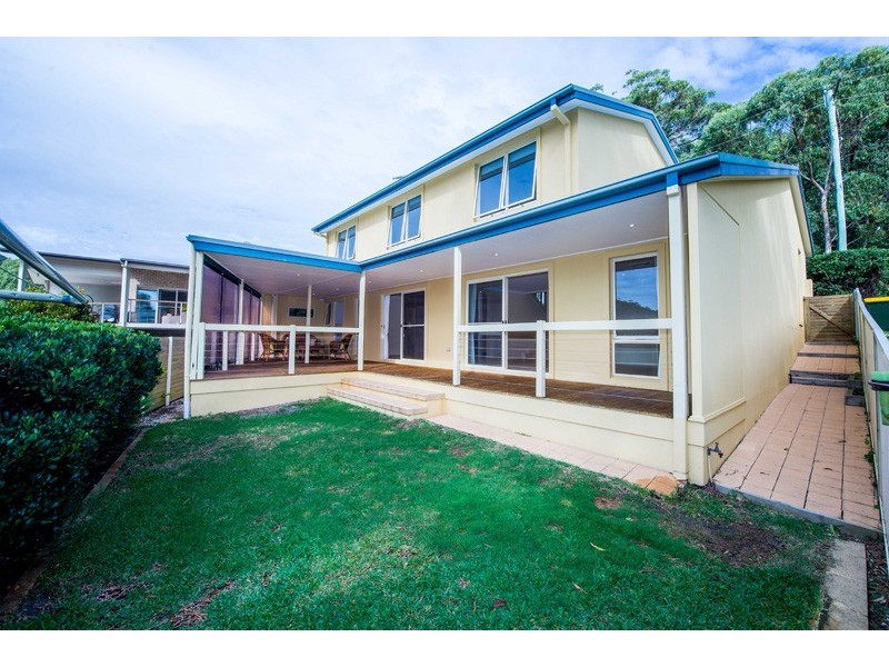 18 Tareebin Road, Nelson Bay NSW 2315