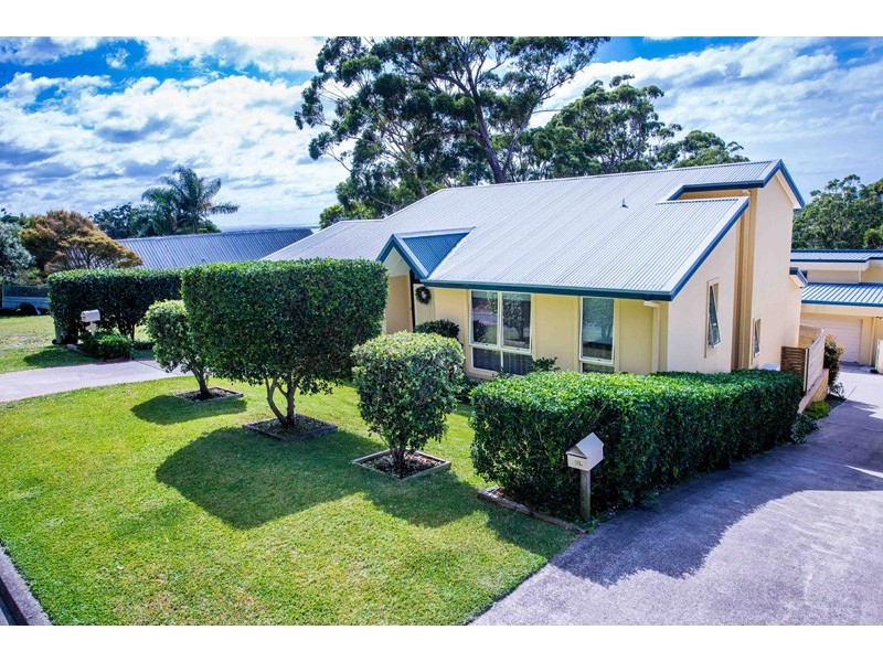 18 Tareebin Road, Nelson Bay NSW 2315