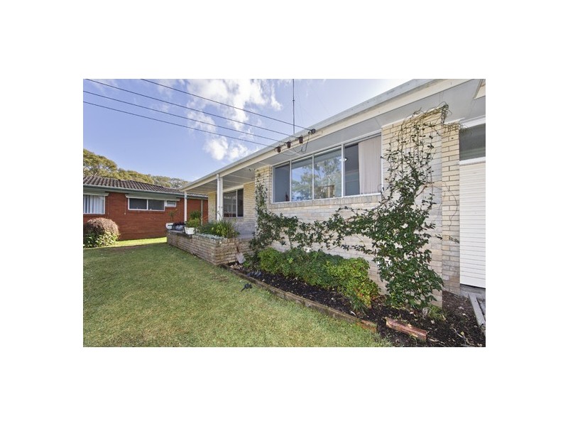 24 Kent Gardens, Soldiers Point NSW 2317