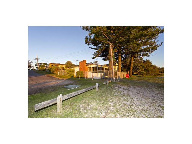 38 Sunset Boulevarde, Soldiers Point NSW 2317