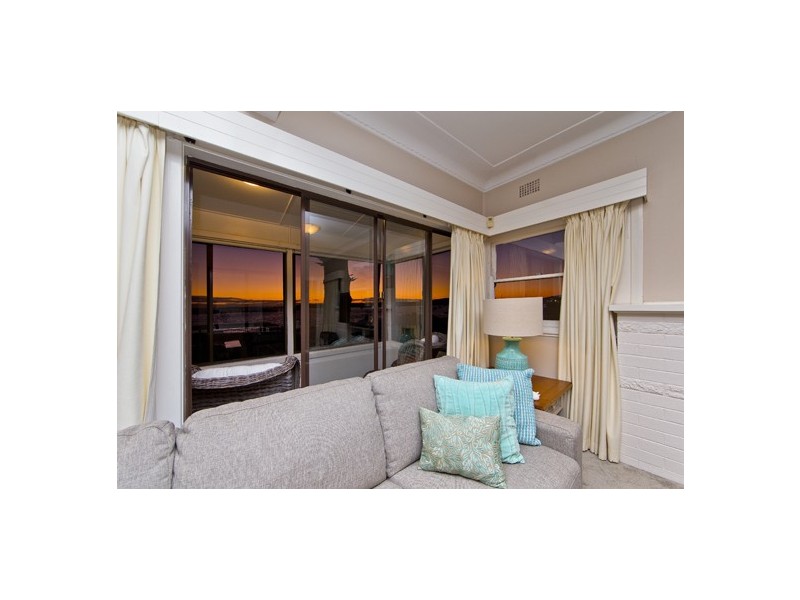 38 Sunset Boulevarde, Soldiers Point NSW 2317