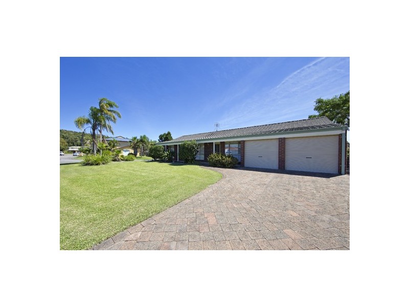 2 Kiah Close, Fingal Bay NSW 2315