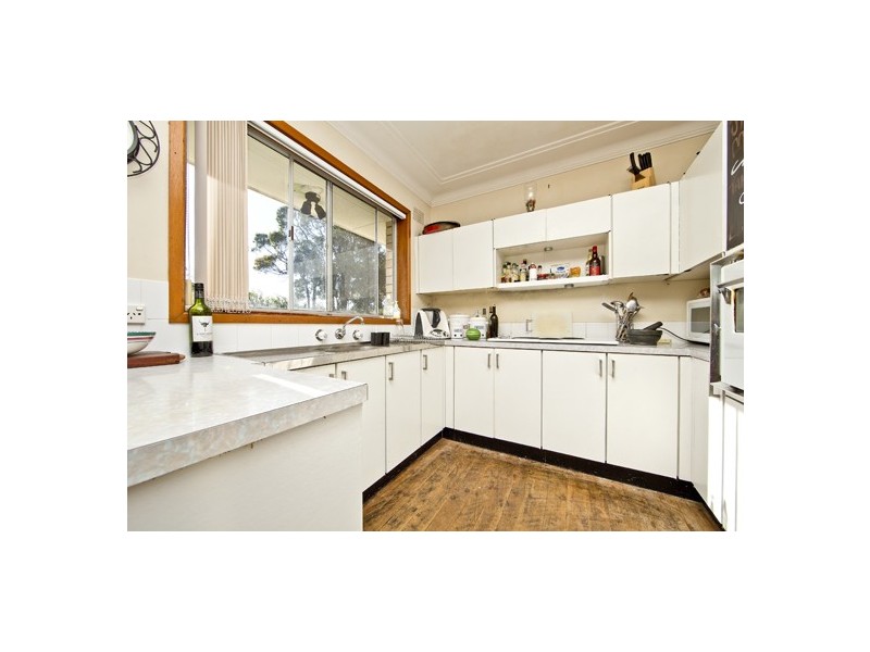 24 Kent Gardens, Soldiers Point NSW 2317