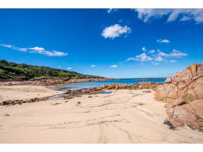 6a Pacific Street, Fishermans Bay NSW 2316