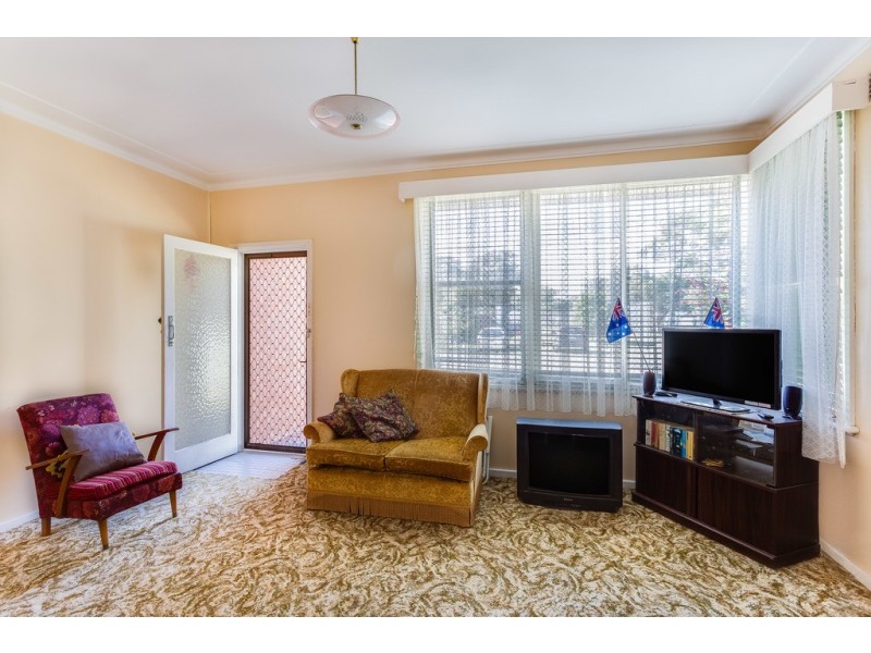 6 Resthaven Avenue, Soldiers Point NSW 2317