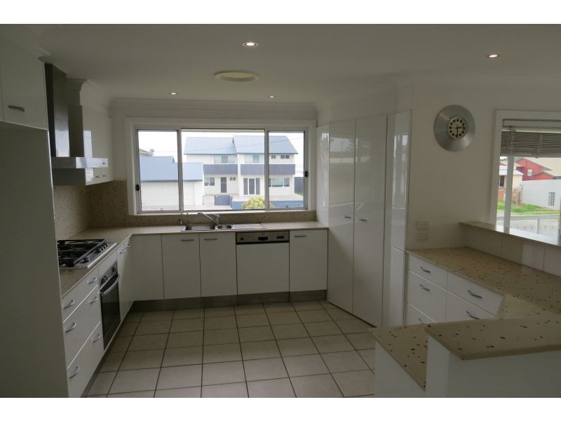 10 Ocean Avenue, Anna Bay NSW 2316