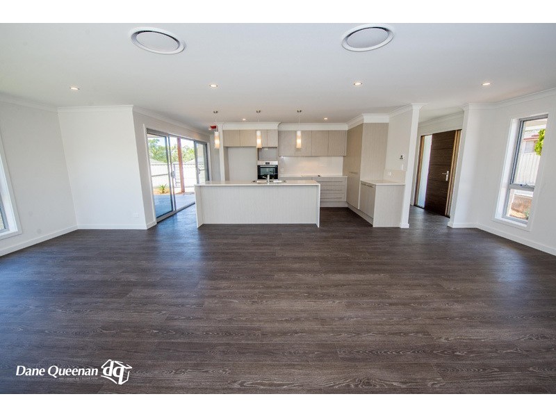 1 and 2/49 Yachtsman Crescent, Salamander Bay NSW 2317