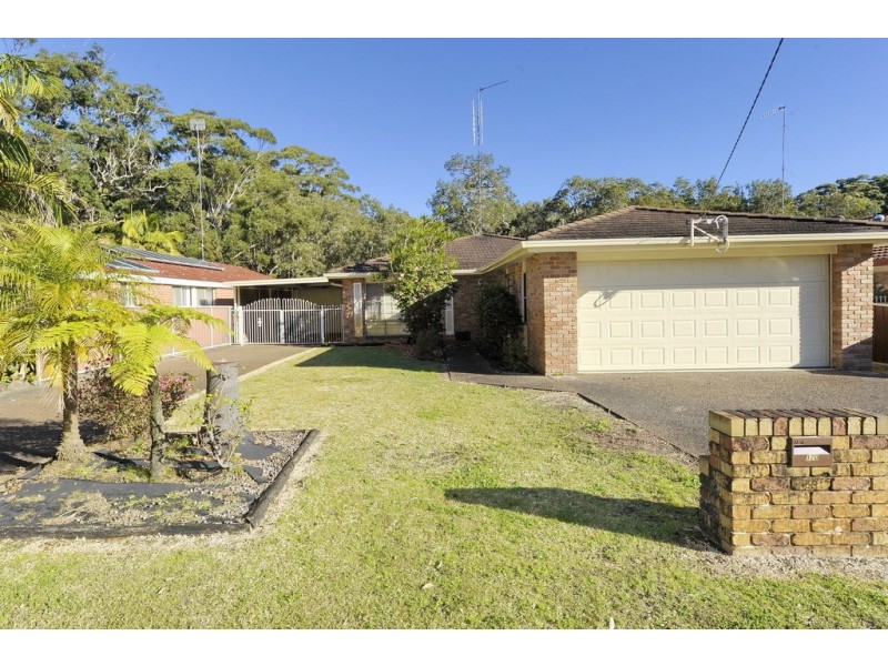 120 Government Rd, Shoal Bay NSW 2315