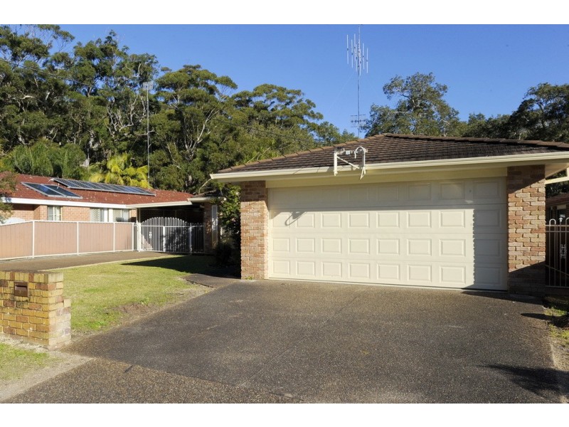 120 Government Rd, Shoal Bay NSW 2315