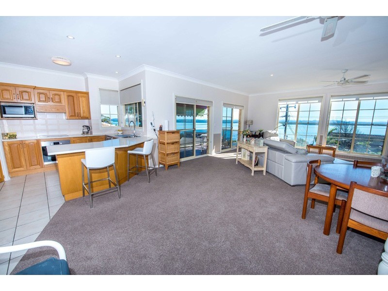 1/22 Canomii Close, Nelson Bay NSW 2315