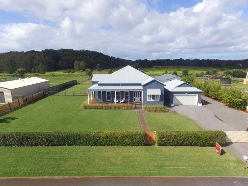 9 Echo Place, One Mile NSW 2316