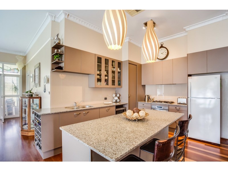 9 Echo Place, One Mile NSW 2316