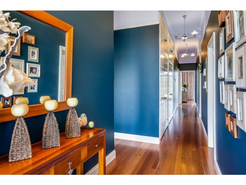 9 Echo Place, One Mile NSW 2316