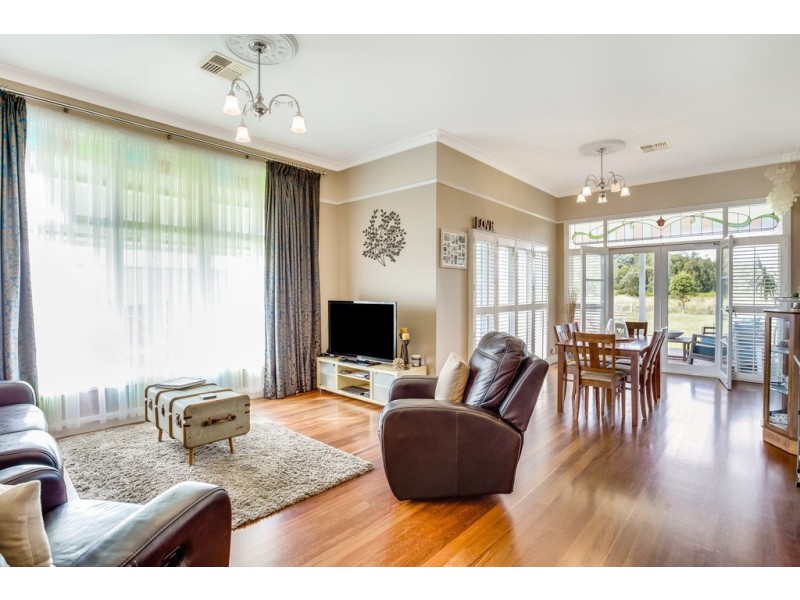 9 Echo Place, One Mile NSW 2316