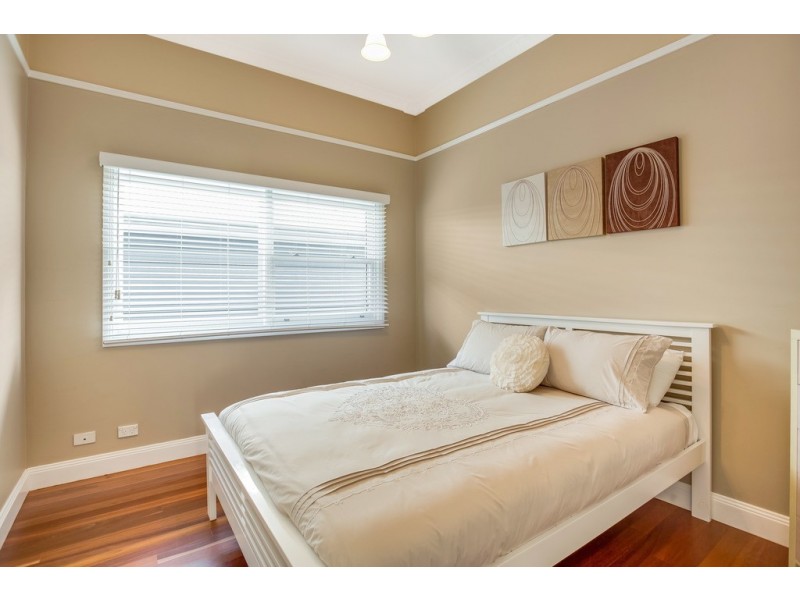 9 Echo Place, One Mile NSW 2316