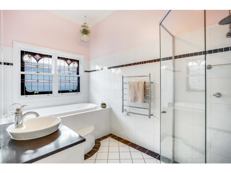 9 Echo Place, One Mile NSW 2316