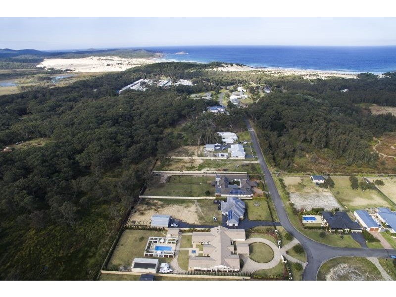 26 Reflections Drive, One Mile NSW 2316